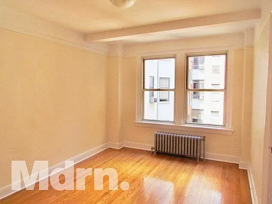 Rented by Mdrn Residential | media 9