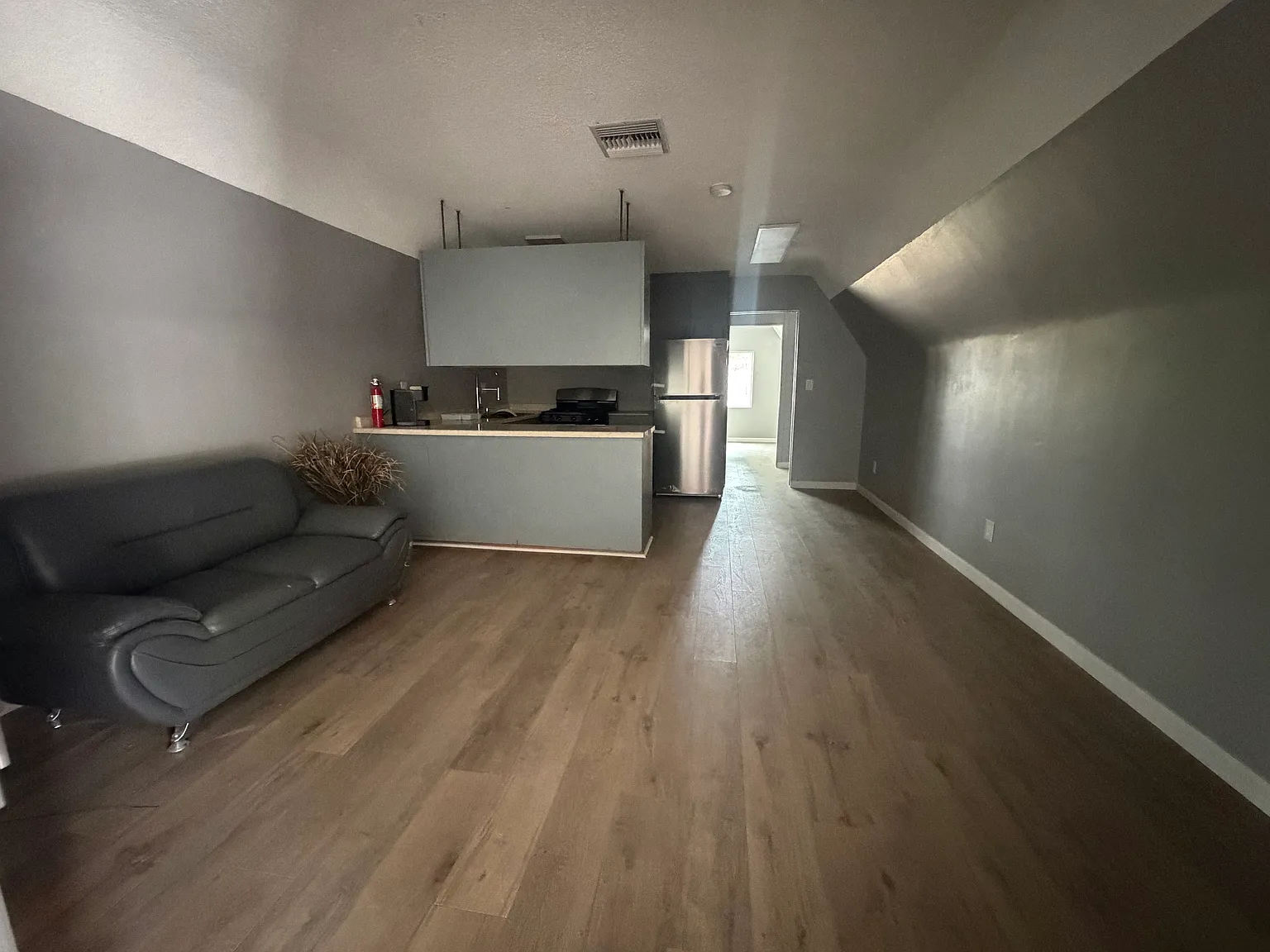 1 bed, 800 sqft, $1,800 — Photo 4