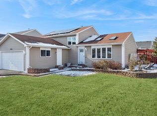 2891 Cadbury Cir, Lake In The Hills, IL 60156