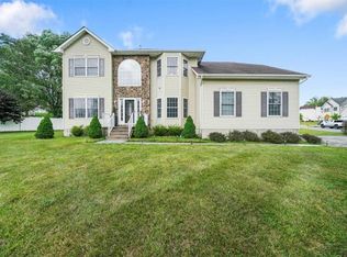 2081 Independence Dr, New Windsor, NY 12553