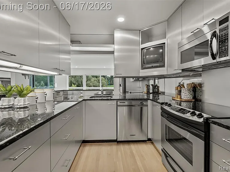 511 Brookside Ave — Photo 10