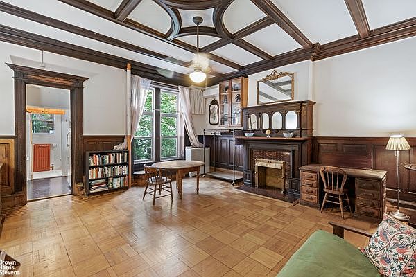 1st image of 305 W 89th St #1R