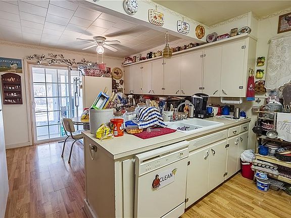 5th image of 307 NW B St