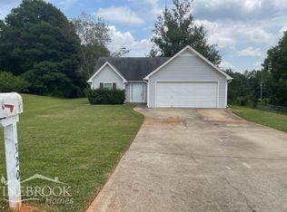 320 Twin Oaks Ln, Dallas, GA 30157