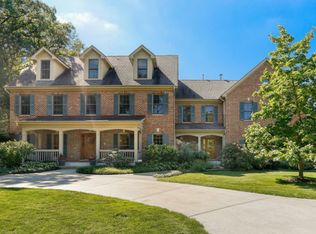 6778 Old College Rd, Lisle, IL 60532