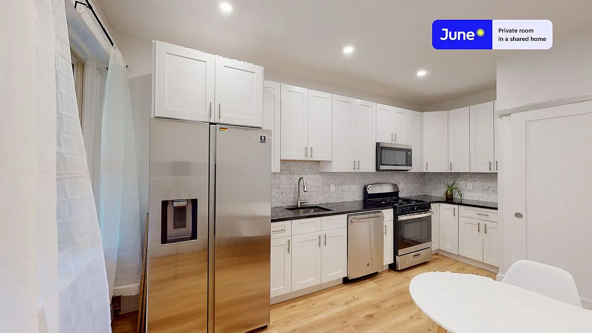 1682 Commonwealth Ave — Photo 4