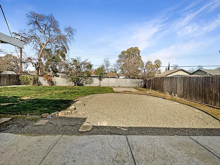 7438 Summer Ave photo 1