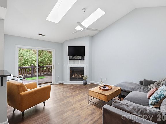 2nd image of 9026 Saint Pierre Ln