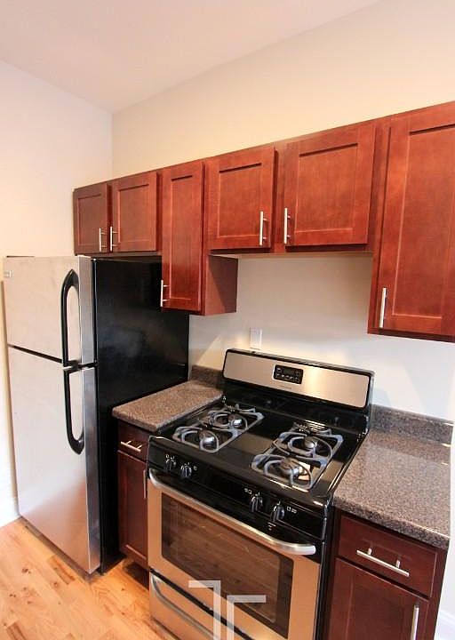 1st image of 2244 W Wilson Ave APT 305