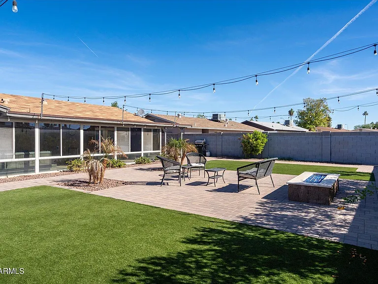1211 W Palomino Dr — Photo 31