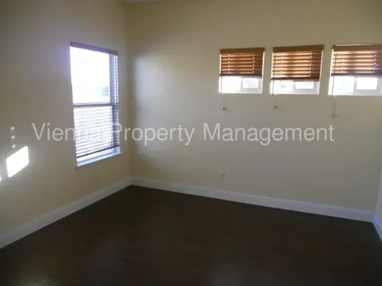 18 Striped Moss Ct — Photo 4
