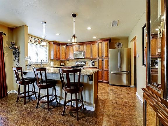 4th image of 4504 Palomino Ct