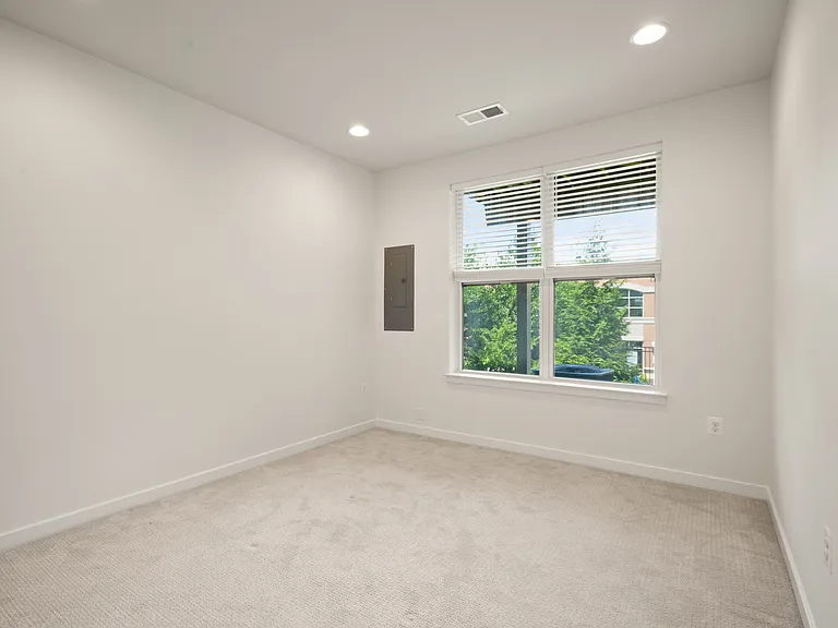 42348 Zenith Ter — Photo 48