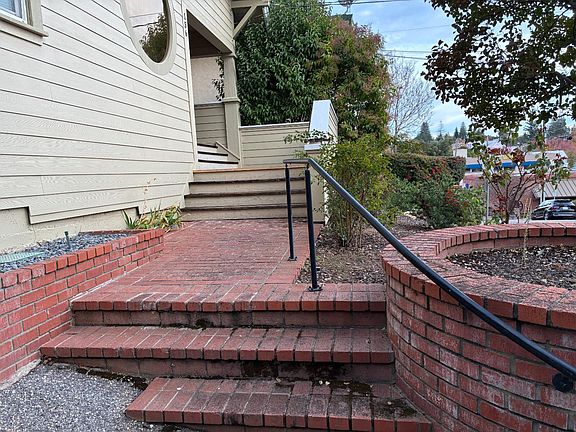 2nd image of 156 Center St