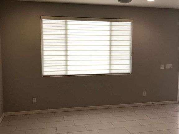 3rd image of 1307 N Balboa