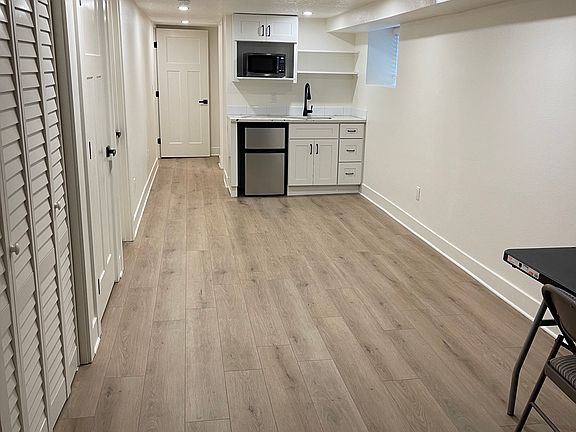 2nd image of 3017 SE Salmon St #A