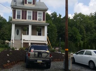 611 Forest Ln, Pottsville, PA 17901