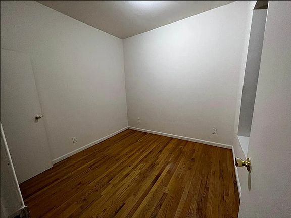 3rd image of 316 E 49th St APT 1C