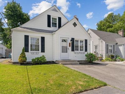 74 Leslie St, Cranston, RI, 02910