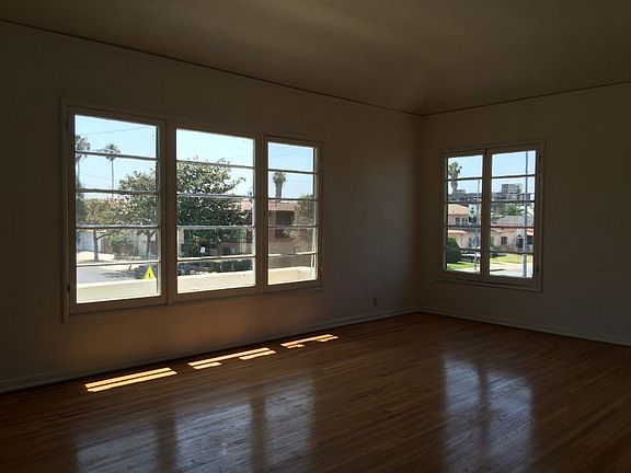 3rd image of 1457 S Fairfax Ave