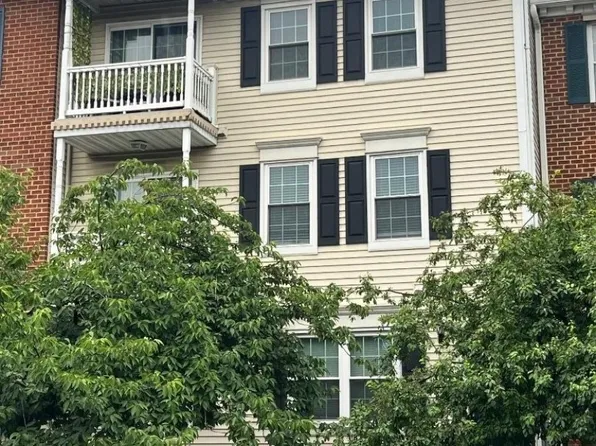 9 Seton Hall Dr, Newark City, NJ 07103