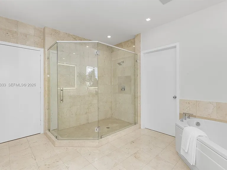 808 Brickell Key Dr #3901 — Photo 25
