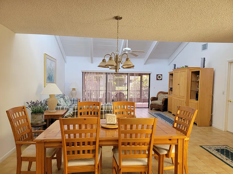 11115 Oakdale Rd — Photo 15