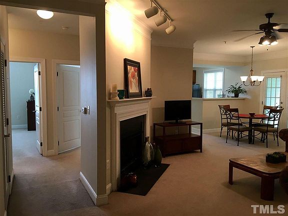 4th image of 623 Ives Ct #623