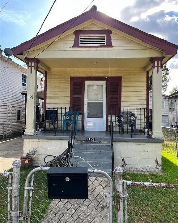 1st image of 1121 L B Landry Ave