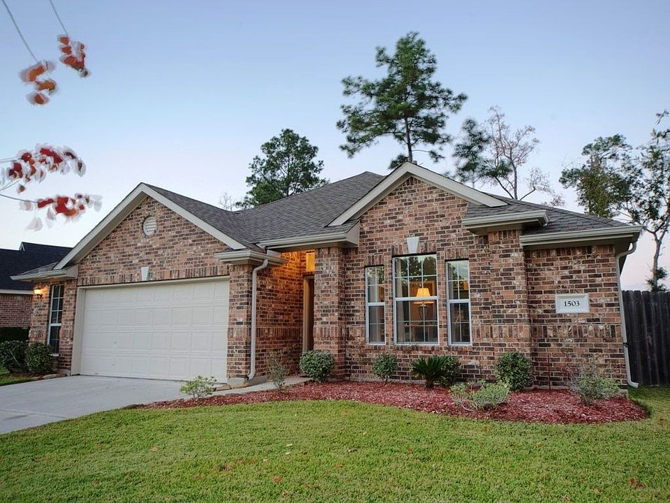 Fully upgraded throughout, excellent design & style, and a HUGE back yard