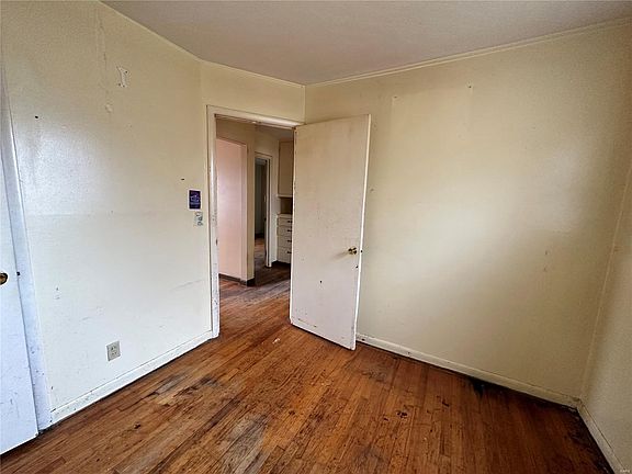 3rd image of 817 W Madison Ave