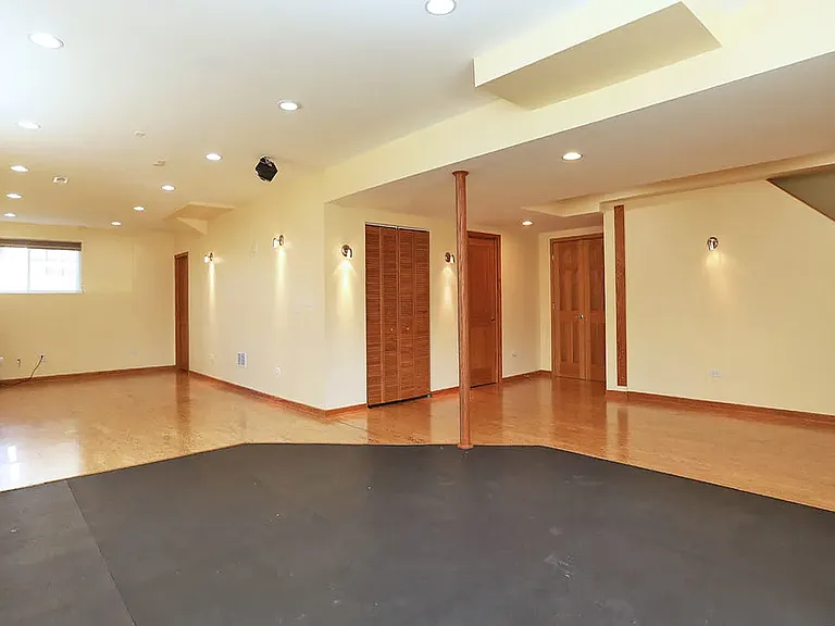 829 Clover Ridge Ln — Photo 31