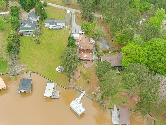 3rd image of 174 Jackson Rd