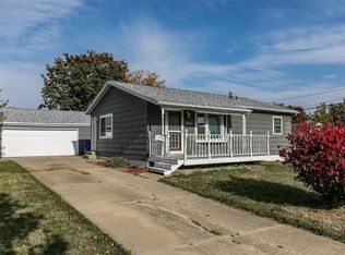 5810 Eastview Ave SW, Cedar Rapids, IA 52404