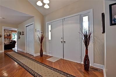 5th image of 352 Briarwood Ct