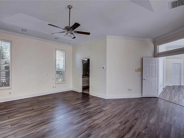 2208 Hampstead Ct — Photo 11