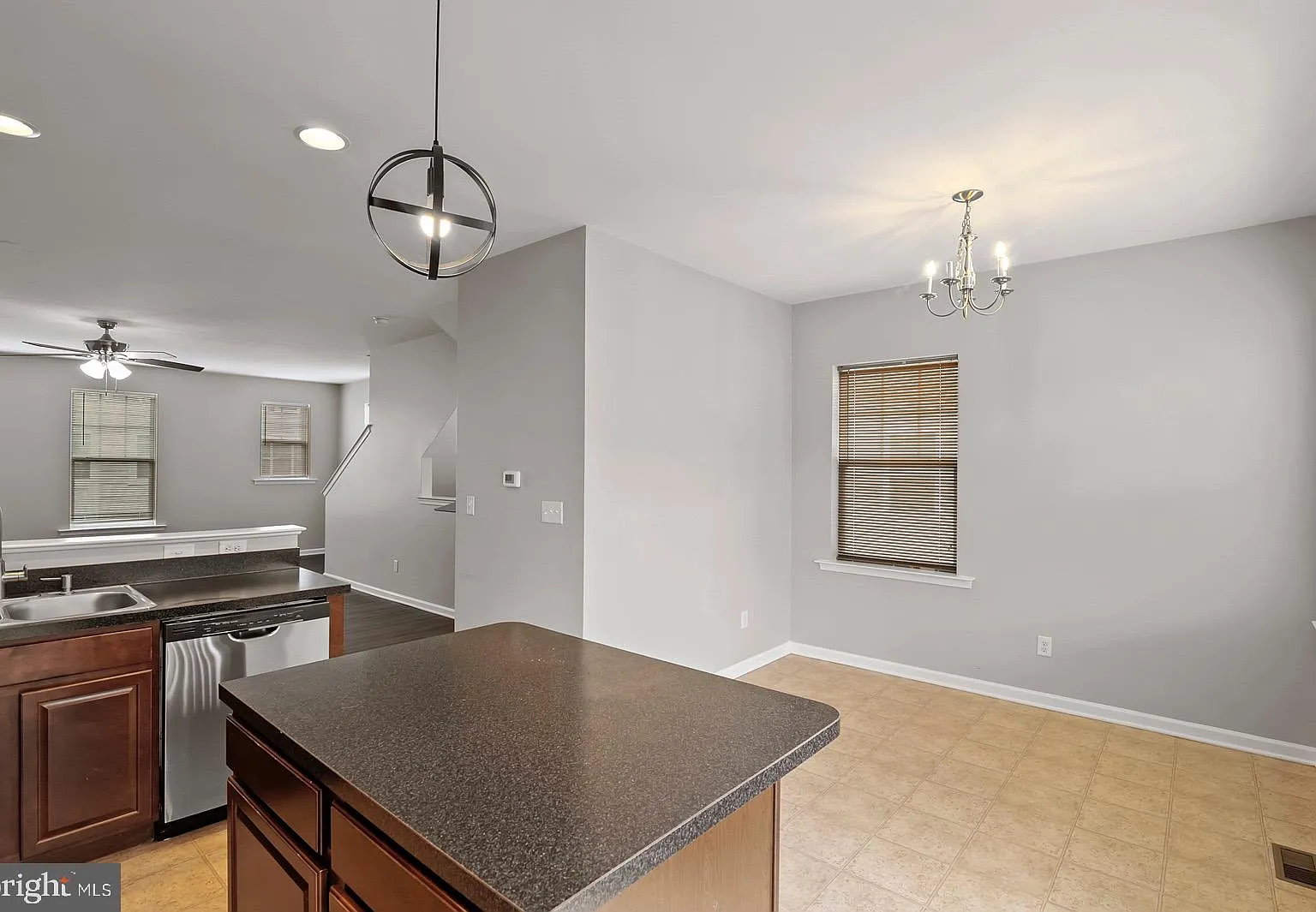 3 bed, 4.0 bath, 1796 sqft, $1,900 — Photo 3