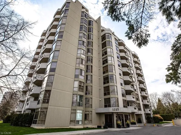 1237 N Shore Blvd E #803, Burlington, ON L7S 2H8