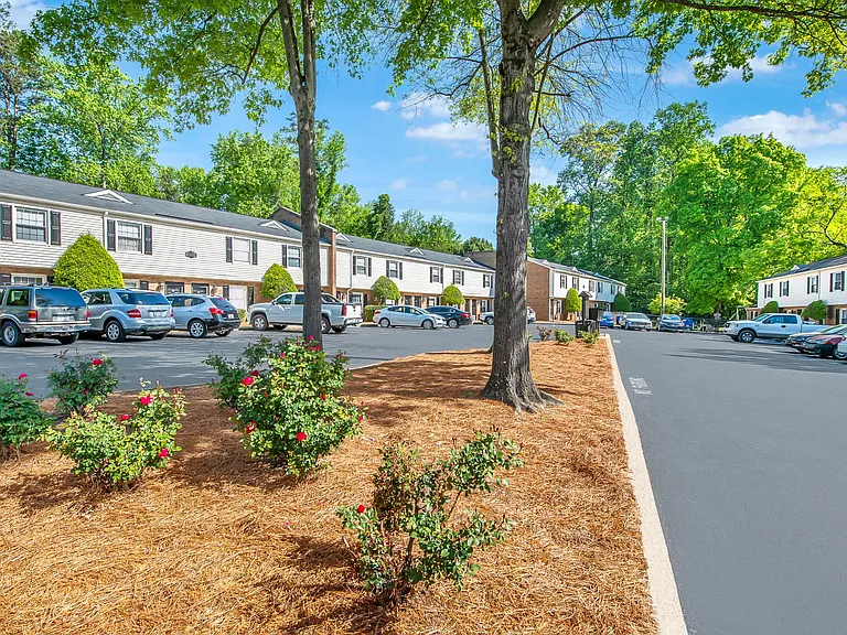 Sage Pointe Apartments — Photo 16