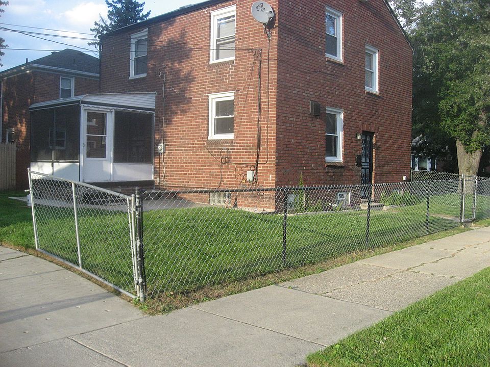 2nd image of 9303 Rosemont Ave
