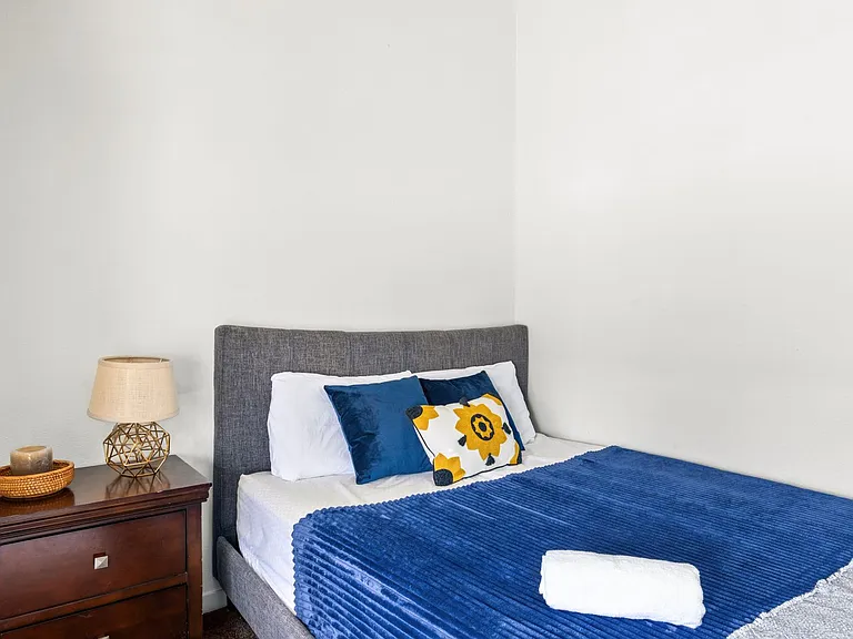 1823 Pelham Ave #8 — Photo 4