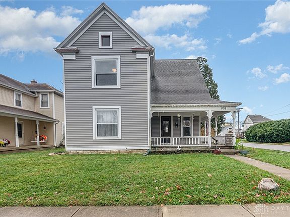 5th image of 904 E Franklin St