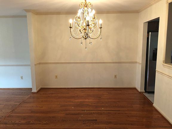 5th image of 8 Cedarwood Ct