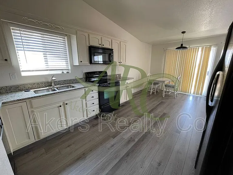 951 S Harmony Ln — Photo 12