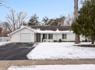 1 Liverpool Ct, Jackson, NJ 08527