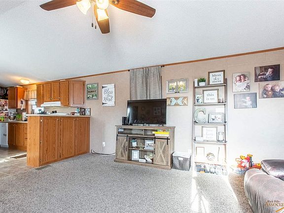 4th image of 6017 Creek Dr