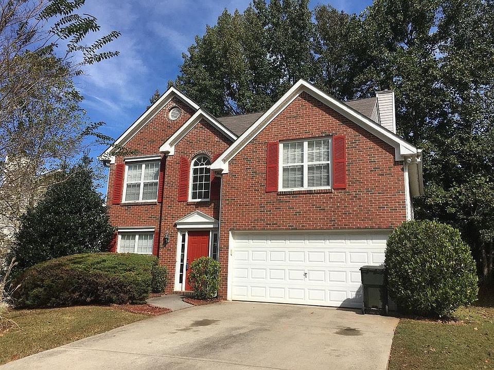 Brick front provides tremendous curb appeal