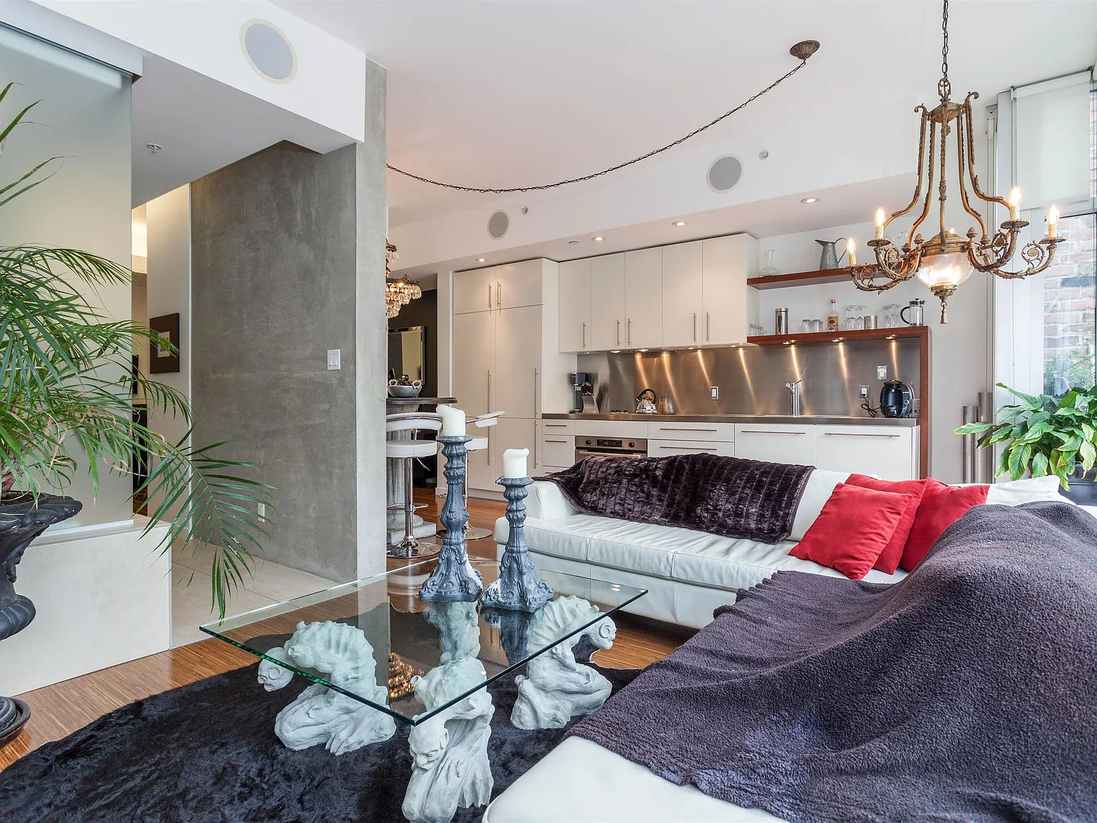 1 bed, 733 sqft, $2,990 — Photo 3
