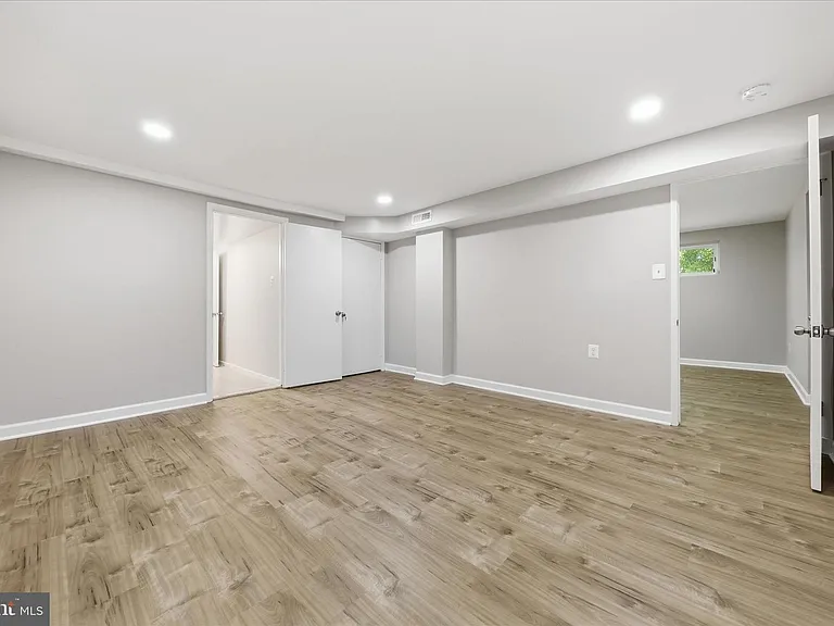 1608 Westmoreland St — Photo 16