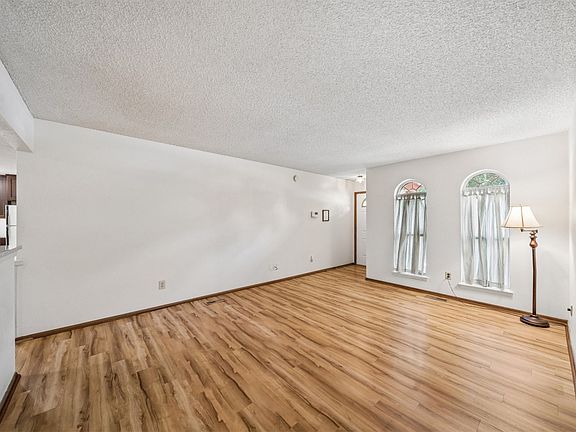 5th image of 11906 E 37th Pl